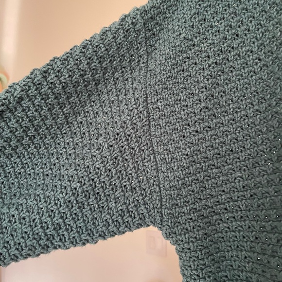 Universal thread sweater - Picture 3 of 8